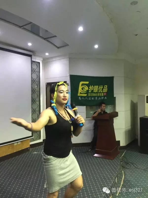 女扮男裝，不像？No、no、no我們很霸氣！